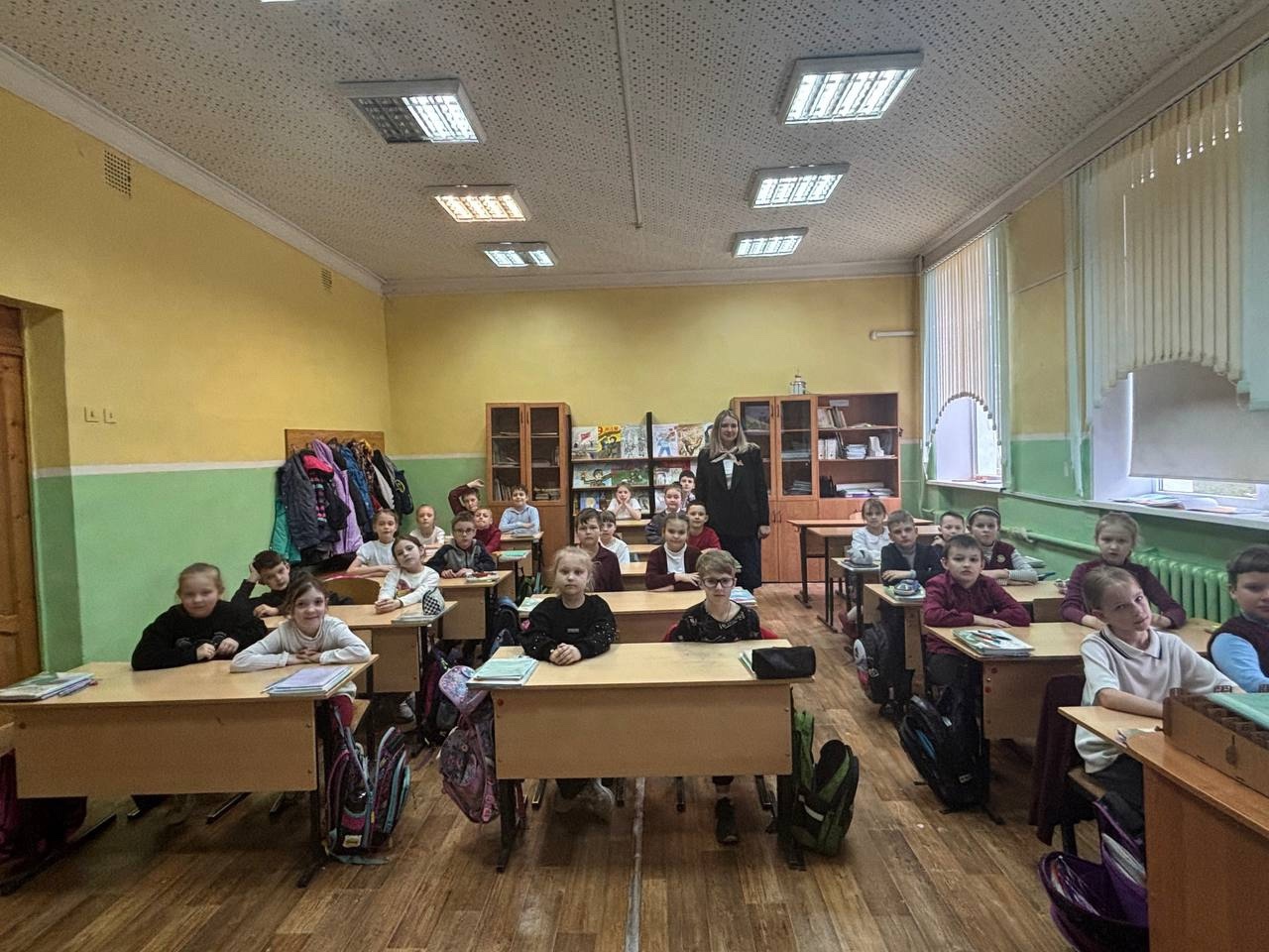 Игра &amp;quot;100 к 1&amp;quot; « Путешествие в мир профессий!».