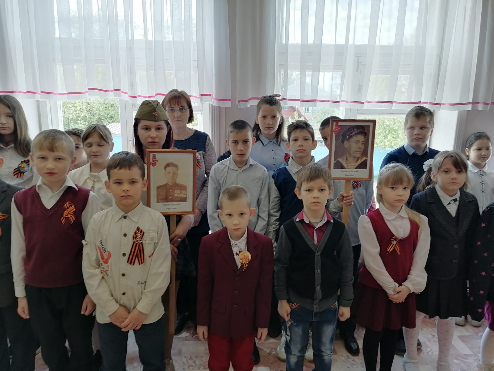 Торжественная линейка, посвященная Дню Пробеды в структурном подразделении.