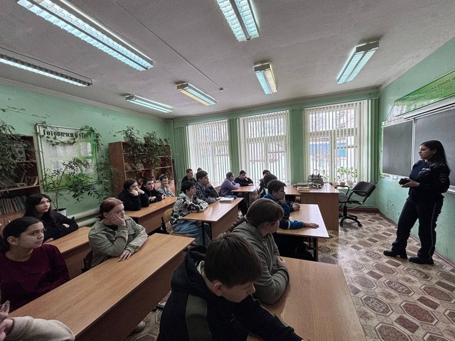 Встреча с инспектором по пропаганде безопасности дорожного движения.